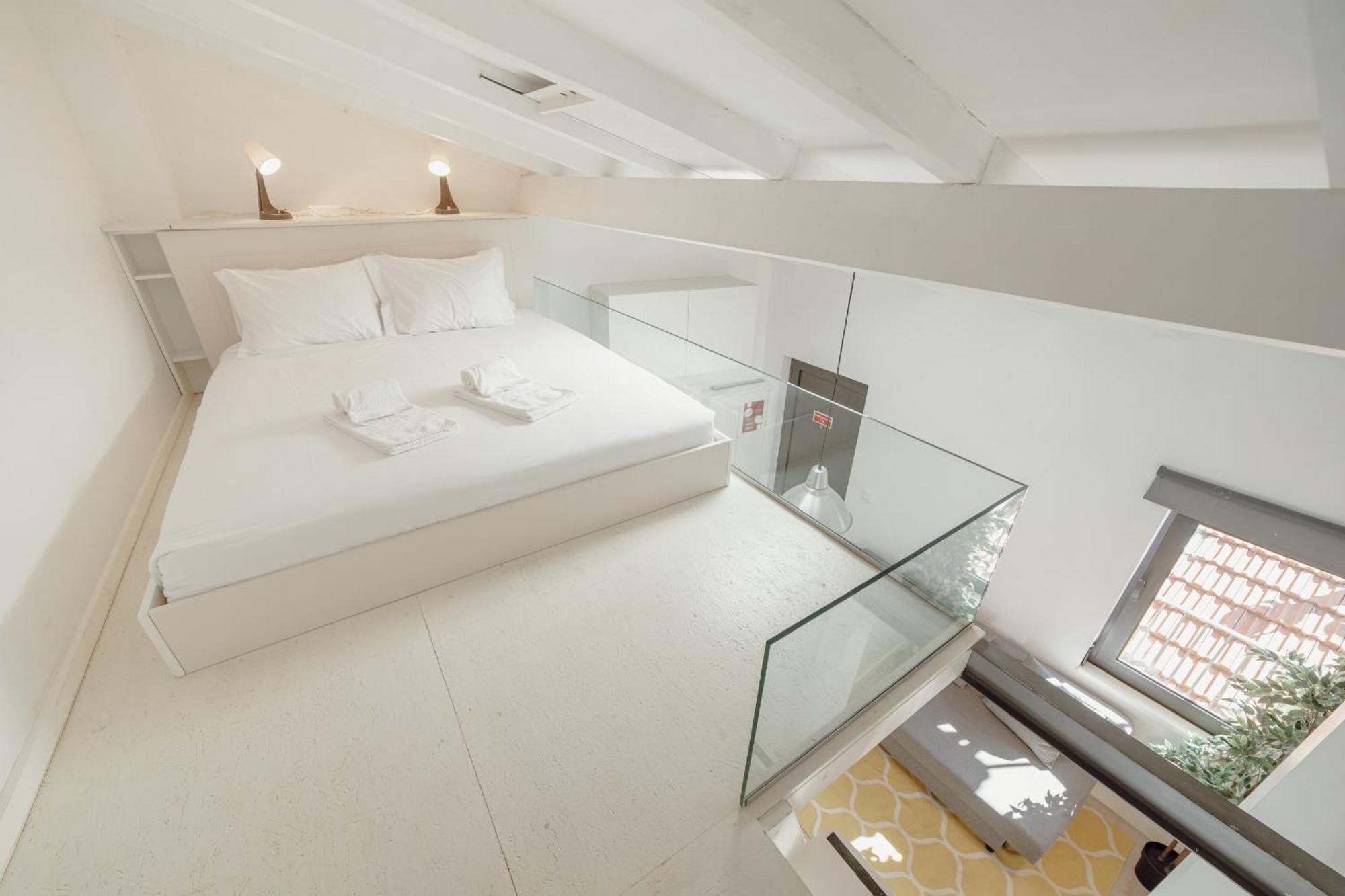 Mezzanine Stylish Apartments By Vacationy Порту Екстер'єр фото